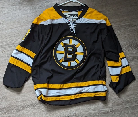 Boston Bruins Milan Lucic #17 Reebok CCM Mens Jersey Size 52 Made in Canada Cover