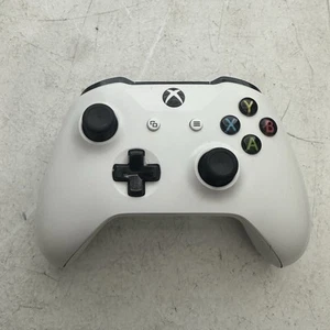 Microsoft 1708 Xbox One Controller - White - Picture 1 of 3
