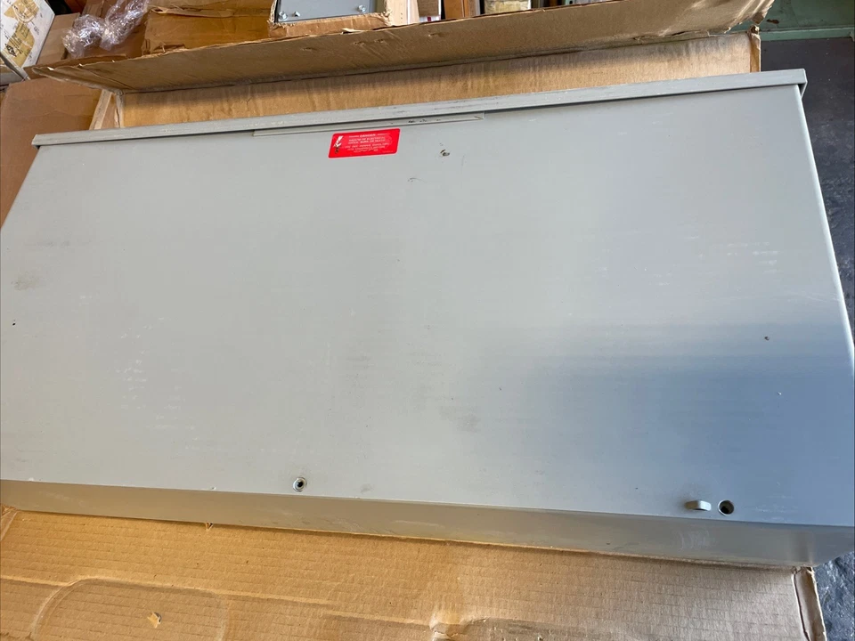 Crouse Hinds UD442YT MODELO D 2 JUEGOS DE CARGA 3P 4W 400AMP 240V CAJA TERMINAL MAX HOR Foto 1 de 4