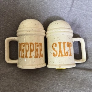 Braun gesprenkelte Keramik Salz und Pfefferstreuer Schwammgeschirr 70’er Vintage MCM - Bild 1 von 5