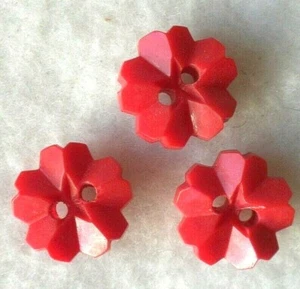 3 Vintage Cherry Red Carved Flower Lucite 2 hole Buttons, Approx. 1/2" EXCELLENT - Picture 1 of 4