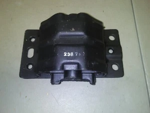 1975-1979   Pontiac  301,350,400,403,455  Right or Left Front Motor Mount - Foto 1 di 1