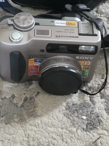 Sony Cyber-shot DSC-S75 3.2MP Digitalkamera - Silber 2 Akkus 4 Speicherkarte - Bild 1 von 7
