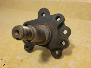 92-95 Honda Civic rear drum brakes driver rear spindle hub OEM - Foto 1 di 4