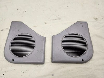 Rejillas de altavoz de puerta Ford Mustang GT 1987-1993 Foto 1 de 2
