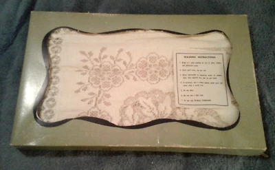 New in box Vintage Lace tablecloth  Fashion Manor JC Penny 72x90 - Image 1 of 4