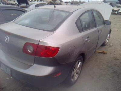 Conjunto de filtro de aire usado se adapta a: Mazda 3 2006 mercado de EE. UU. bajas emisiones grado A Foto 1 de 4