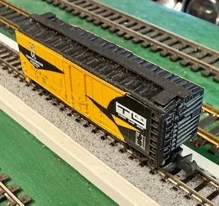 N Scale Bachmann Transport Leasing 40’ boxcar with Rapido couplers - Image 1 of 1