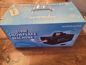 Naturalife 650W Black Snowflake Machine with Wired Remote Control - Picture 1 of 3