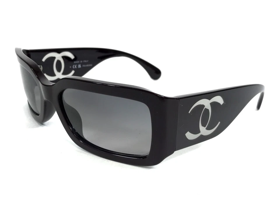 Gafas de sol Chanel 5526-A c.1461/M3 púrpura oscuro montura asiática con gris polarizado Foto 1 de 4