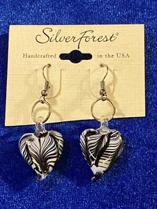 Silver Forest Dangle Glass Black Heart Earrings Silver Tone USA Costume Jewelry - Picture 1 of 6