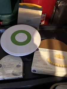 Wilton Trim-N-Turn 12" Turn Table/cake Decorating Stand + Pack Cardboard Circles - Picture 1 of 3