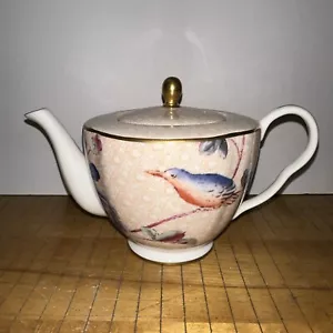 WEDGWOOD CUCKOO SMALL TEAPOT BIRD FLOWERS SCALLOPED DETAIL ENGLAND - Picture 1 of 9