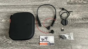 Casque intra-auriculaire sans fil noir Plantronics Voyager 6200 UC - Photo 1 sur 3