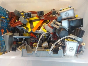 BBC ROBOT WARS Arena Parts Machines And Accessories Rare Bundle - Picture 1 of 14