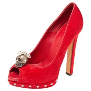 ALEXANDER MCQUEEN Calfskin Fur Red Skull Embellished Pump - Picture 1 of 9