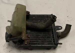 Tanque de radiador y cabecera Suzuki - posiblemente RG50 / RMX50 - genuino - Imagen 1 de 7