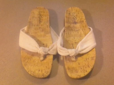 Sandalia de cuña LifeStride Happy Thong de tela blanca - para mujer talla 12M Foto 1 de 4