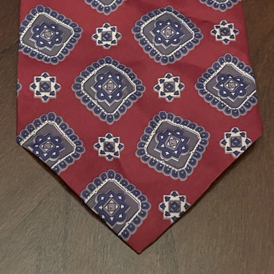 Gravata masculina vintage Manhattan 100% poliéster feita na República Dominicana - Imagem 1 de 4