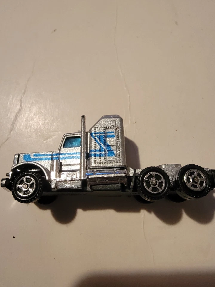 Kenworth Semi Tractor Trailer Cab Heavy Iron Truckin' #S8231-8233 HK (Summer) - Image 1 of 4