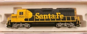 Atlas N Scale GP-38 Diesel Locomotive Santa Fe #3520 - Picture 1 of 6
