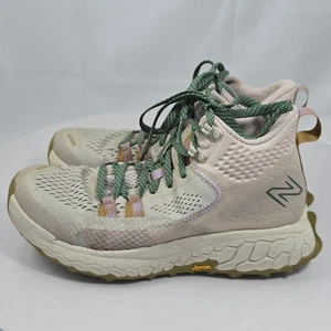New Balance Damen 9,5 Fresh Foam X Hierro Mid Wanderweg Timberwolf/Clay Stiefel - Bild 1 von 24