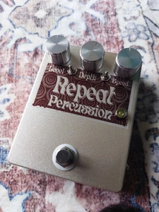 Repeat Percussion Tremolo (Handmade) - Picture 1 of 2