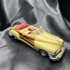 Sun Star 1/43 1947 Chrysler Town And Country ohne OVP. Versand aus USA - Bild 1 von 5