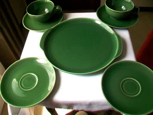 LOT 7 UNIVERSAL BALLERINA HANDLED CAKE PLATE, 2 CUPS, 4 SAUCERS, FOREST GREEN - Picture 1 of 12