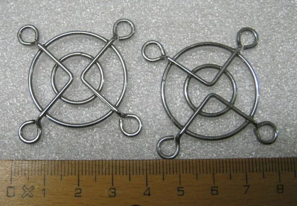 2 Stk. Lüftergitter 40x40mm 40mm Lüfter Gitter - Bild 1 von 1