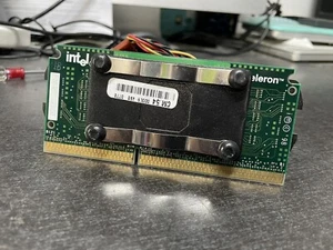 INTEL CELERON 300/ 66 300MHz CON Dissipatore Di RAFFREDDAMENTO Cooler Master - Foto 1 di 3