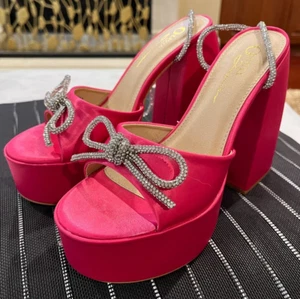Olivia Ferragamo rosa Satin Kristall Knöchelriemen 5,25" Plateau Heels 7 Abschlussball - Bild 1 von 14