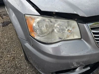 Conjunto de faros derechos usados se adapta a: Chrysler Town & Country 2013 exc. automático Foto 1 de 4