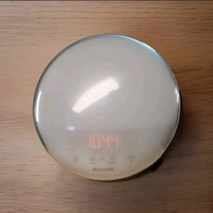 Philips HF3520 Wake-Up Sleep Light Sunrise FM Radio -  GREAT QUALITY | TESTED ✅️ - Picture 1 of 9