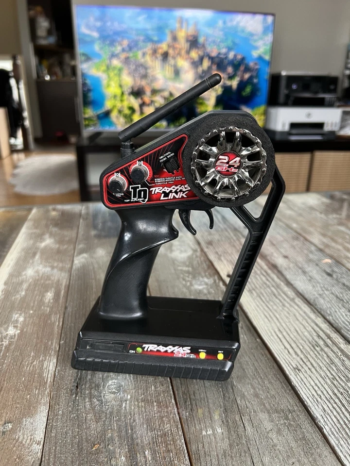 Traxxas TQ 2.4GHz 2 Channel Radio Transmitter 2225 Rc Controller Pistol Working - Image 1 of 4