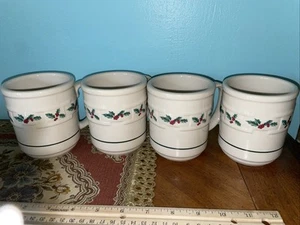 4 LONGABERGER KERAMIK Gewebt Tradition Stechpalme Beere Weihnachten Tassen 4er Set USA - Bild 1 von 5