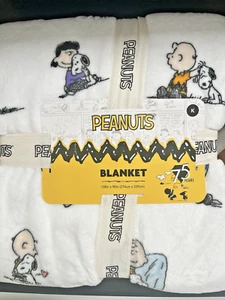 Berkshire Peanuts Blanket KING SIZE 75 Years Snoopy Woodstock Charlie Linus Lucy - Picture 1 of 10