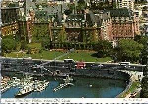 postcard British Columbia -Empress Hotel and Inner Harbor - bird's eye view - Picture 1 of 2