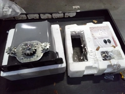 Motor de puerta corredera de cadena Blütezeit 1400 lb con WiFi 20 W solar y batería - Usado Foto 1 de 4