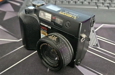 Olympus CAMEDIA C-4040 ZOOM 4.1 MP Digitalkamera - Bild 1 von 4