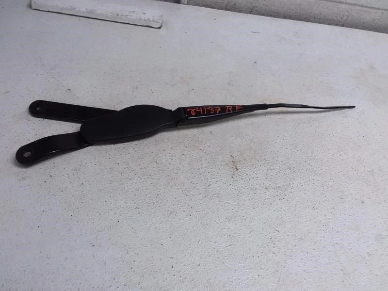 2023 MERCEDES BENZ C300 OEM PASSENGER RIGHT SIDE WIPER ARM - Image 1 of 1