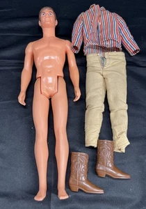 Vintage Barbie Ken & Outfit Rally Gear 1429 stivali cowboy cappotto pantaloni camicia 1969 - Foto 1 di 4