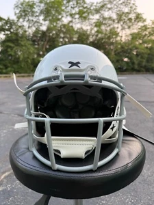 Casco de fútbol americano juvenil Xenith X2E+ 2023 ajuste estándar caja abierta - precio de venta sugerido por el fabricante 240 USD - Imagen 1 de 15
