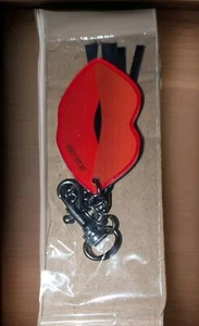 NEW LAURA MERCIER RED LIPS KEYCHAIN HOT LIPS KEY CHAIN - Picture 1 of 2