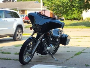 Carenado de murciélago pintado parabrisas 4 Yamaha Vstar 650/1100 personalizado 6,5" SPK agujeros - Imagen 1 de 6