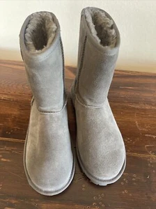 UGG Kinder Classic Short II Stiefel grau Größe 4 neu mit Karton - Bild 1 von 6