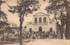 Guadeloupe - POINTE A PITRE - Sortie de Messe - Ed. Phos - Bild 1 von 2