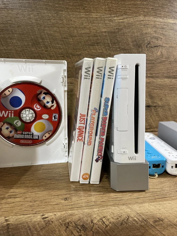 Consola Wii Juegos incluidos Controladores Auténticos Mario Bro Incluido Restablecimiento Probado Foto 1 de 4
