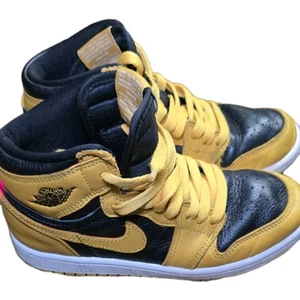 Air Jordan 1 Retro High OG PS Pollen Youth Black Yellow Shoes - Youth Size 2Y - Picture 1 of 5