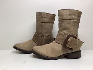 VTG WOMENS BETSEY JOHNSON CASUAL SUEDE LIGHT BROWN BOOTS SIZE 9.5 M